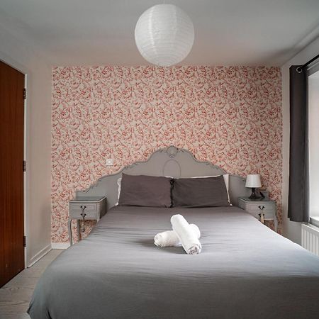 3 Bedroom Central Apartment In Belfast City Centre Exterior photo