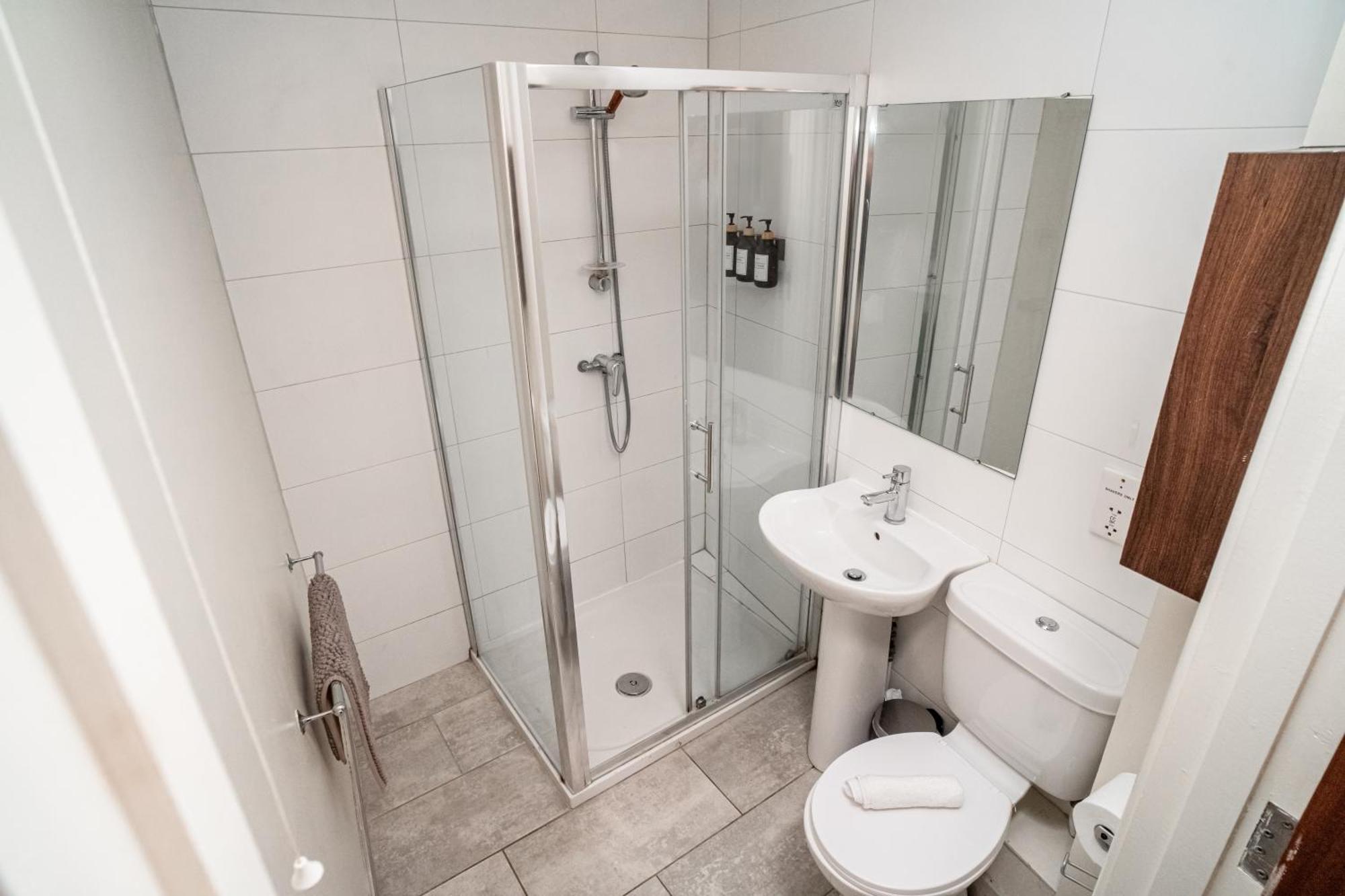 3 Bedroom Central Apartment In Belfast City Centre Exterior photo